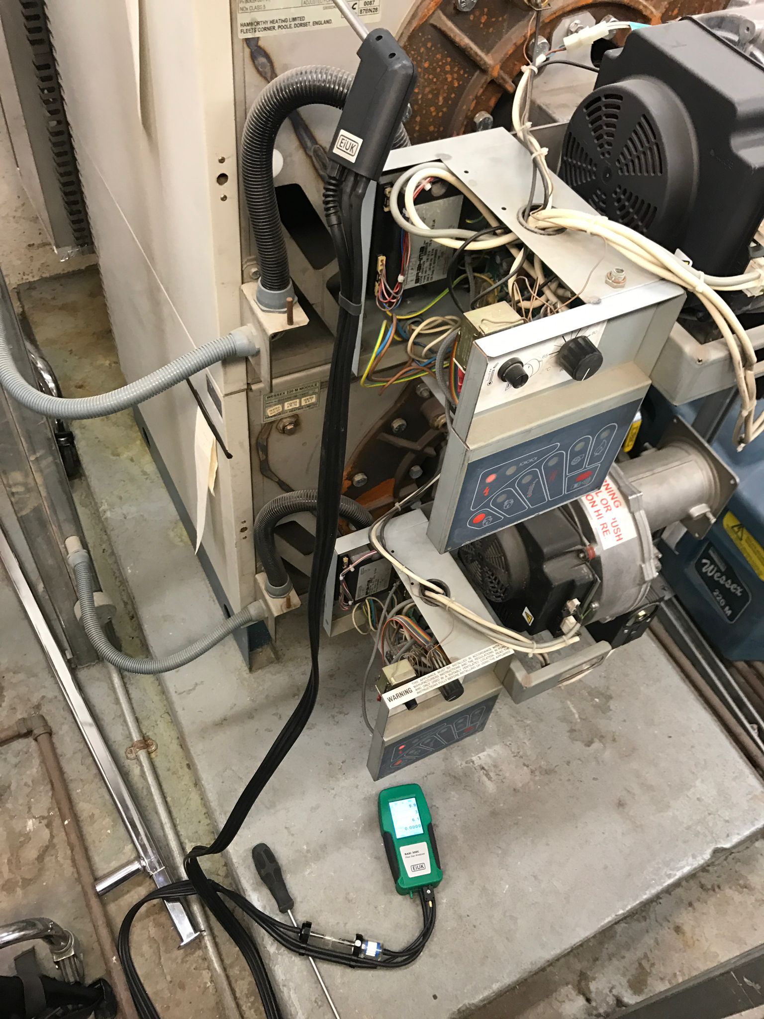 gas safe registered engineer near me South Lambeth, SW8